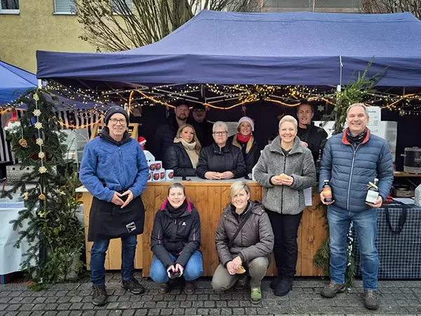 Gruppenbild der BI auf dem Weihnachtsmarkt Tamm